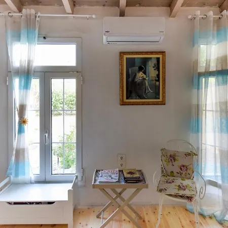Holiday Oasis With Private Patio And Hammam-style Bath In Chora-pithagoreo, Samos Island Pythagoreio (Samos)
